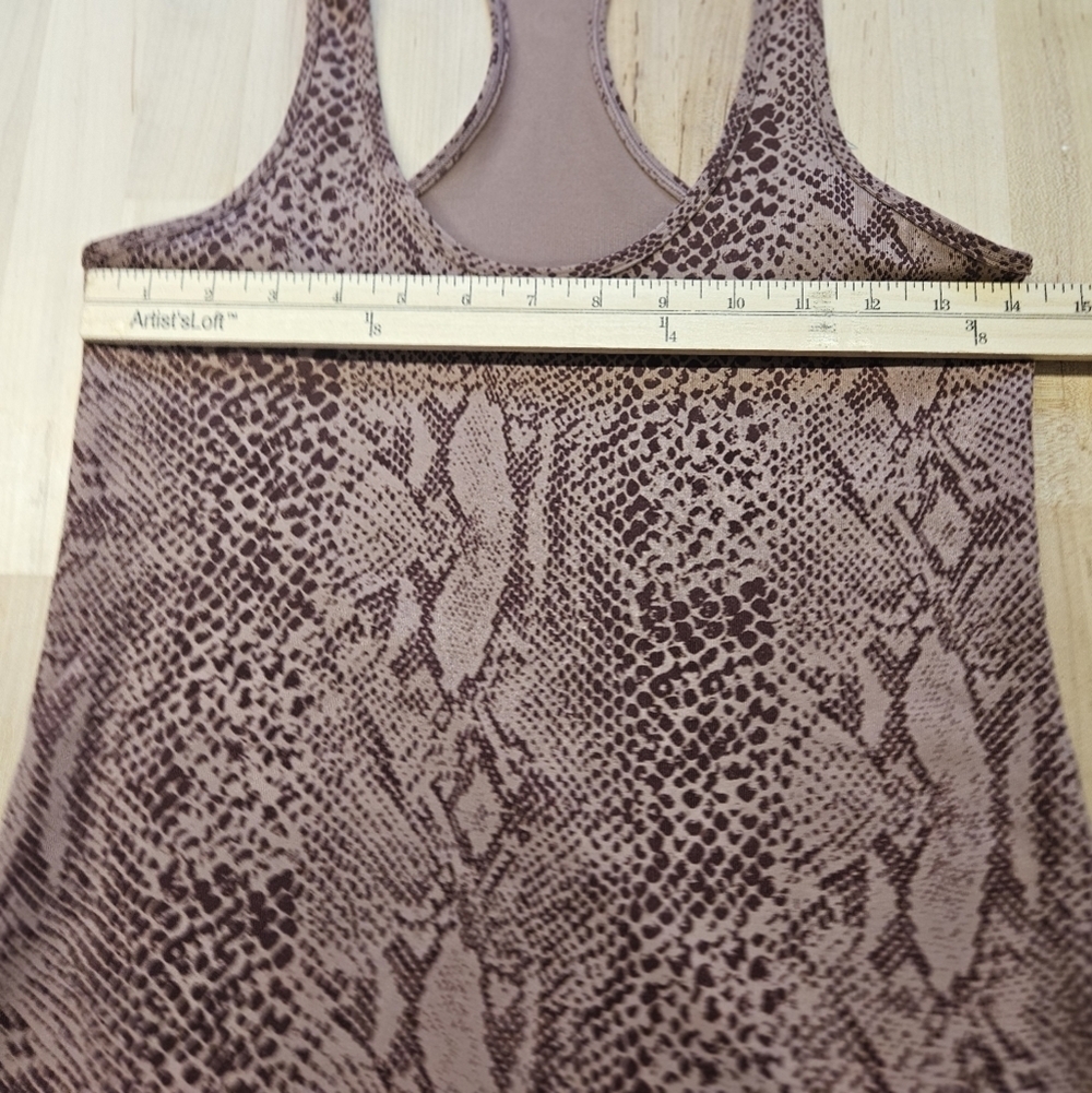 NEW LULULEMON Cool Racerback Tank Top Medium? Desert Snake Bark Berry - Picture 4 of 6